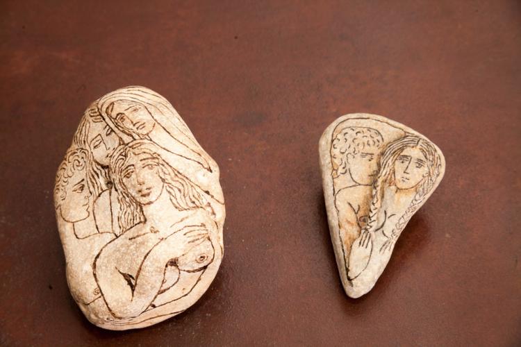 Stones drawn by Yiannis Ritsos